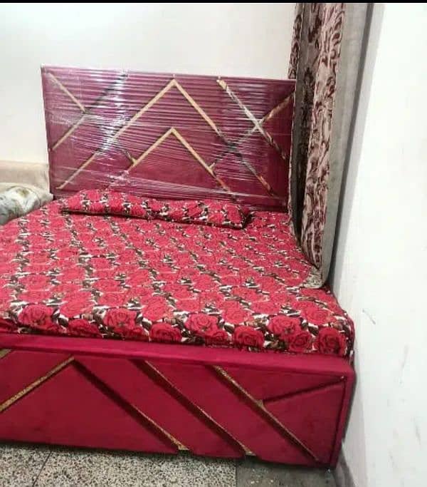 luxury king size bed mahroon 3