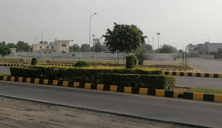 DHA Phase-8 CCA1 , 4-Marla Plot For Sale 3