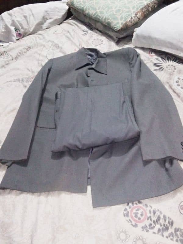 pant coat for sale in urgent sale paise ki jarurat hai 2 piece ha 3