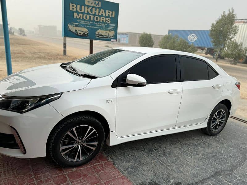 Toyota Corolla Altis 2017 3