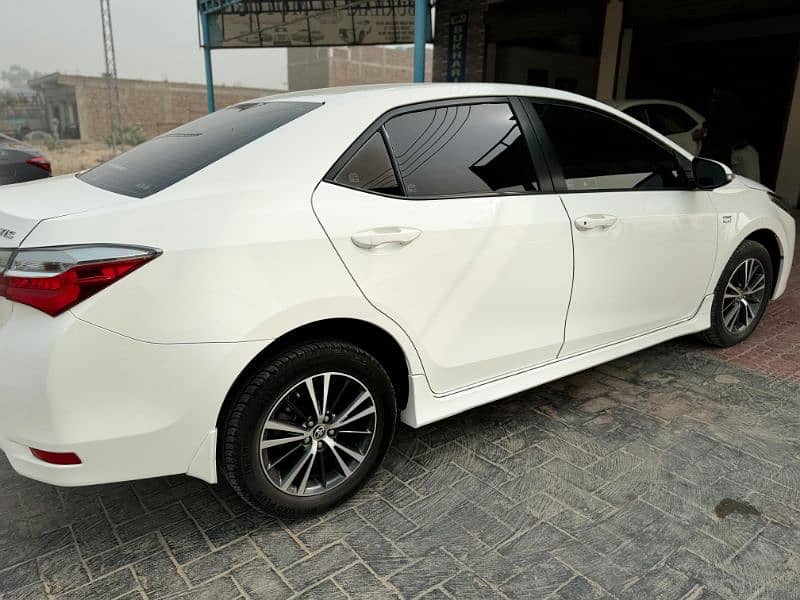 Toyota Corolla Altis 2017 5