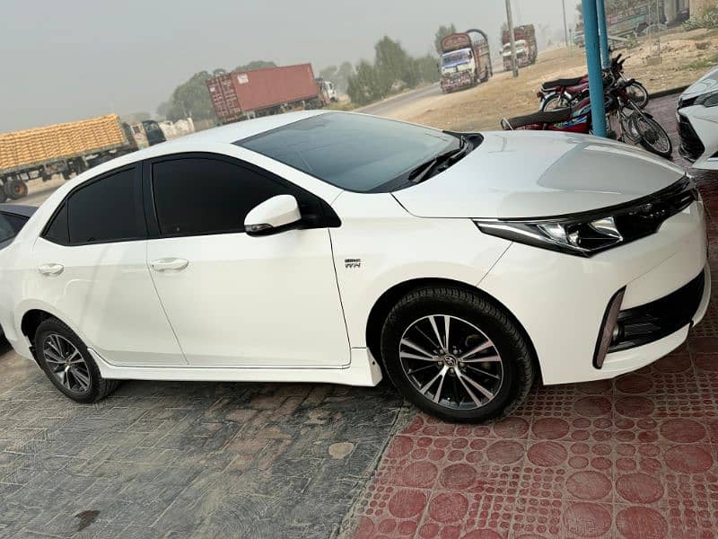 Toyota Corolla Altis 2017 6