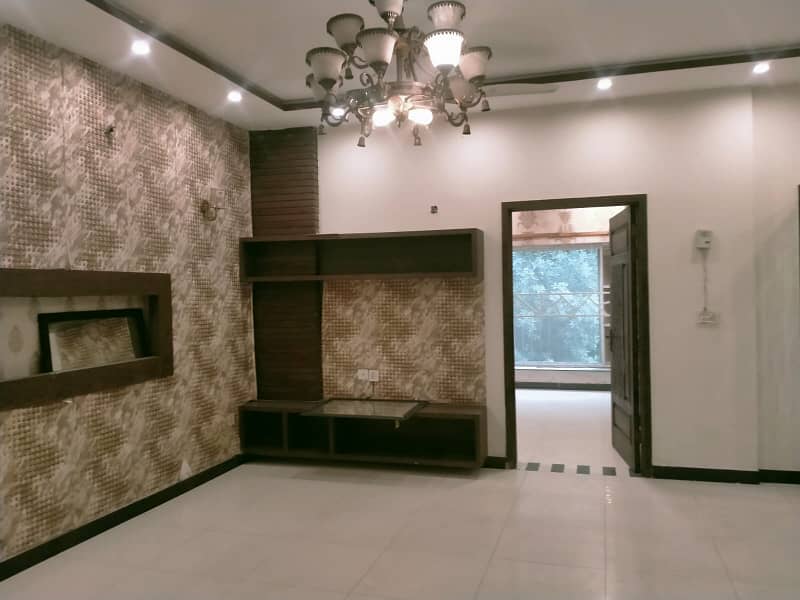 10 MARLA LIKE A BRAND NEW LUXURY CONDITION EXCELLENT GOOD HOUSE FOR RENT IN JASMINE BLOCK BAHRIA TOWN LAHORE 0