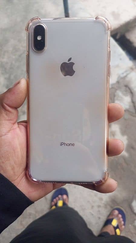 I want sale I phone x max 64gb 75healt true tone all okay 6