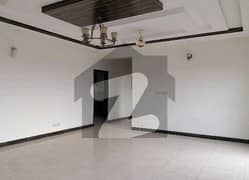 10 Marla Flat For Sale In Rs. 28500000 Only