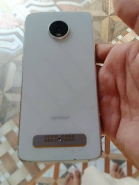 Moto Z4 (Exchange Possible) 2