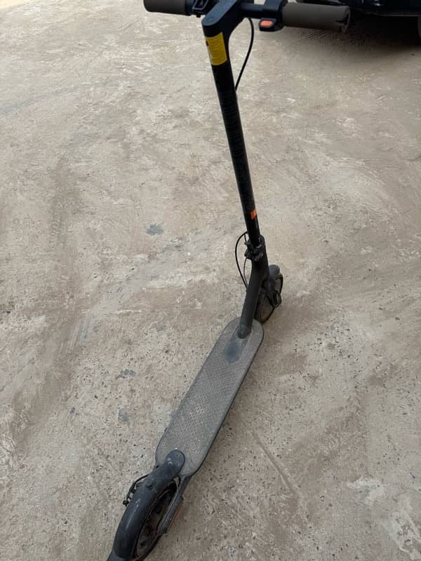 Xiaomi Mi Electric Scooter Essential 1