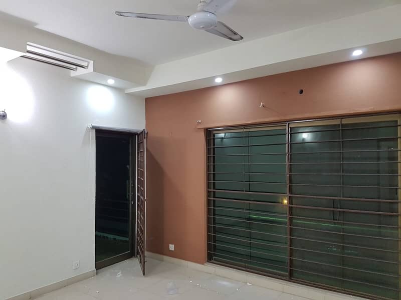 Like Brand New 10 Marla Full House Available For Rent in Dha phase 3 3