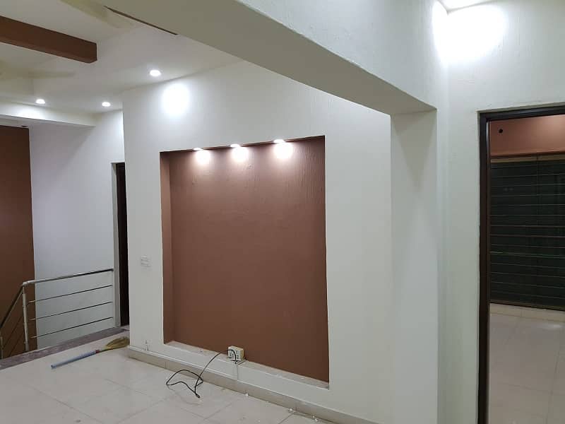 Like Brand New 10 Marla Full House Available For Rent in Dha phase 3 5