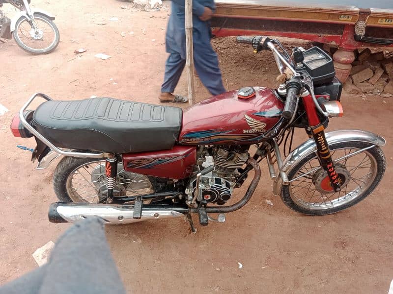 Honda 125 used condition all okay with complete ducoment price 118000 5