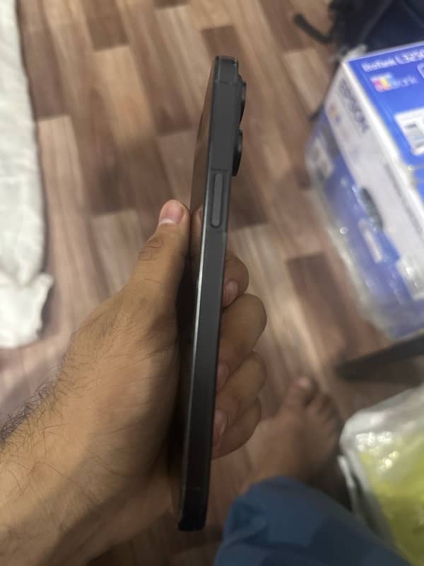 IPHONE 15 pro max black color 2