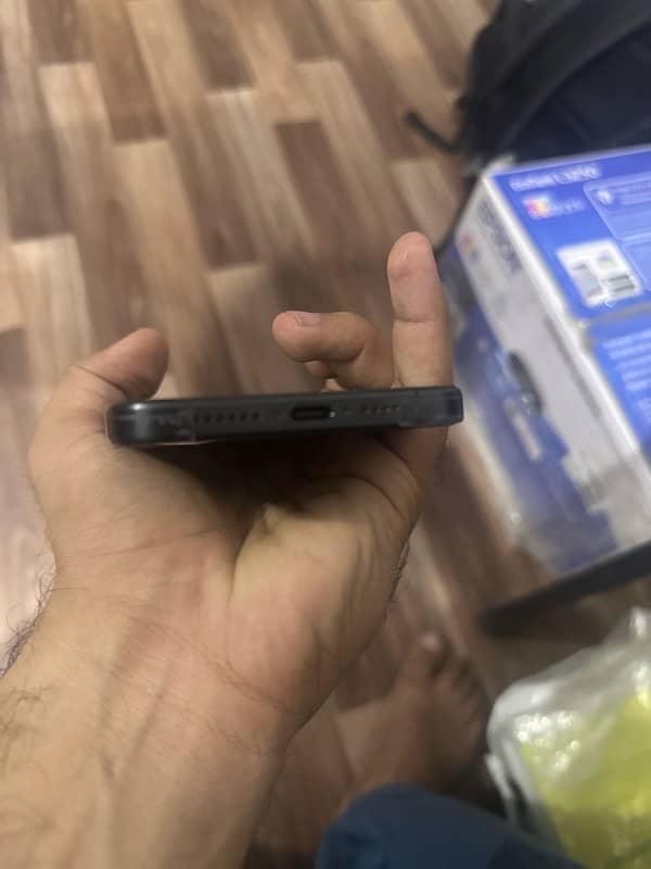 IPHONE 15 pro max black color 3