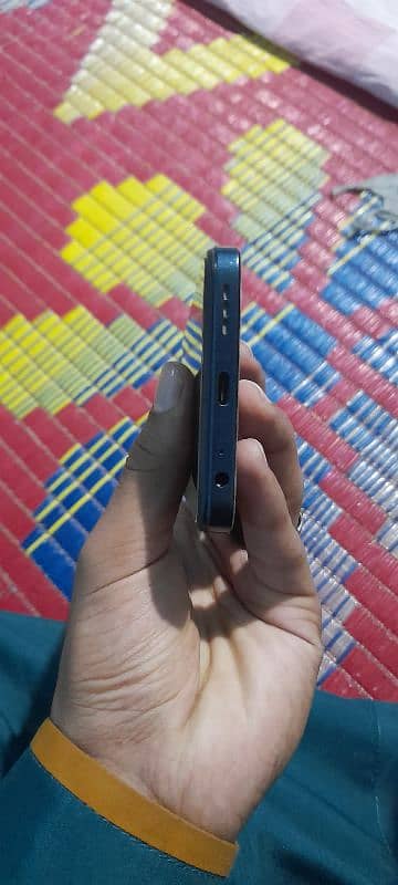 Infinix Hot 30 Play 4+4 Ram 64Memory with original Box 4