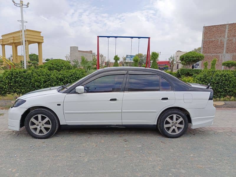 Honda Civic EXi 2004 1