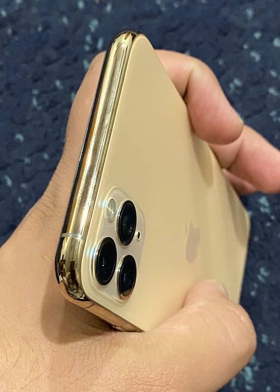 iIphone 11 pro max Non PTA 4