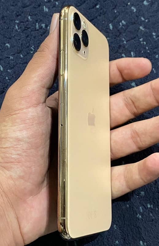 iIphone 11 pro max Non PTA 5