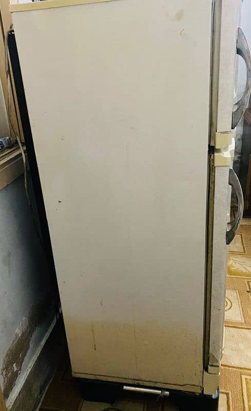 Refrigerator in good condition with excellent working 1