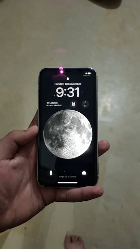 iphone 11 64gb jv  with sim time 4 month 3