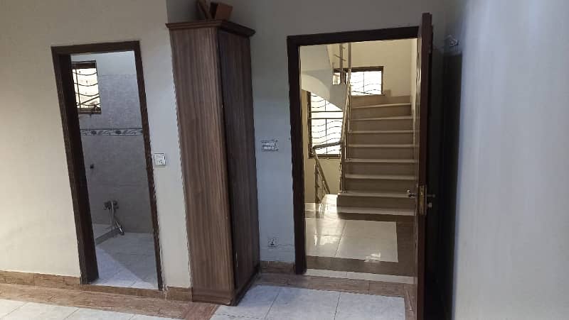 10 MARLA NEW EXCELLENT GOOD CONDITION LUXURY HOUSE FOR RENT IN CC BLOCK BAHRIA TOWN LAHORE 4