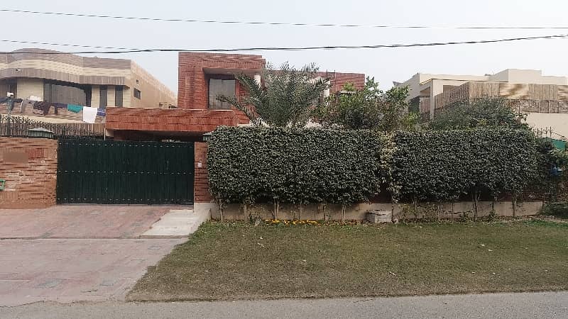 Prime Location House 1 Kanal For Sale In DHA Phase 3 - Block W 0