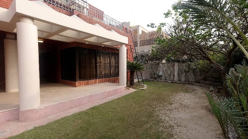 Prime Location House 1 Kanal For Sale In DHA Phase 3 - Block W 5