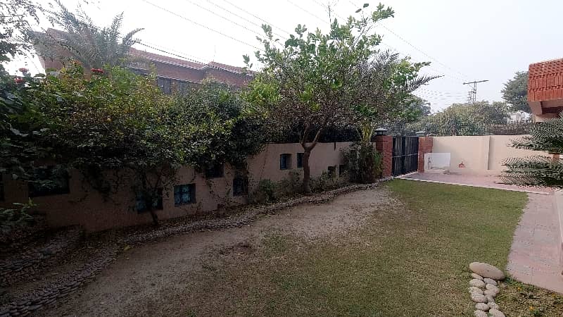 Prime Location House 1 Kanal For Sale In DHA Phase 3 - Block W 7