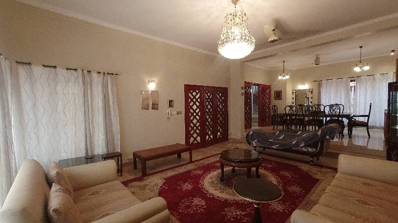 Prime Location House 1 Kanal For Sale In DHA Phase 3 - Block W 12