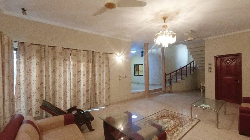 Prime Location House 1 Kanal For Sale In DHA Phase 3 - Block W 18