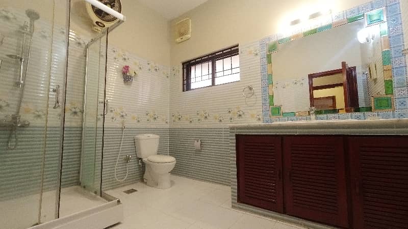 Prime Location House 1 Kanal For Sale In DHA Phase 3 - Block W 23