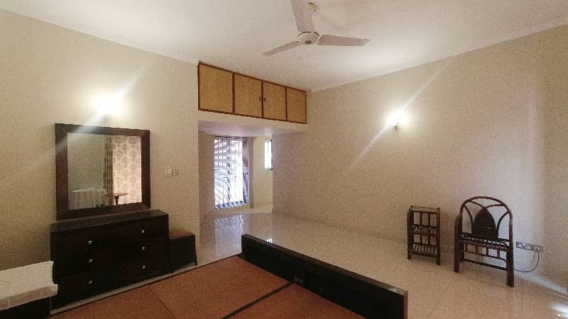 Prime Location House 1 Kanal For Sale In DHA Phase 3 - Block W 24