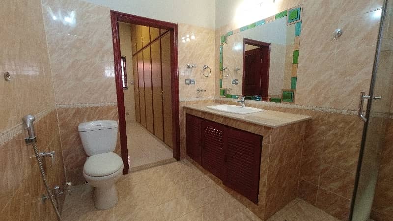 Prime Location House 1 Kanal For Sale In DHA Phase 3 - Block W 27