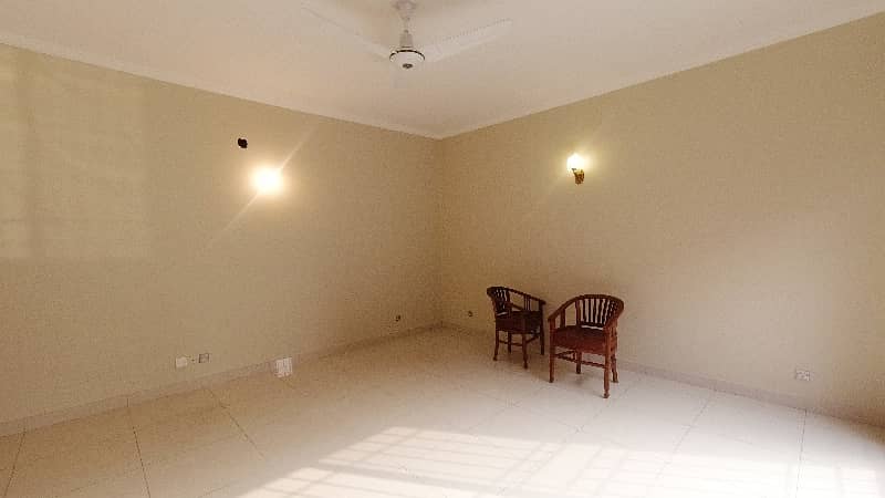 Prime Location House 1 Kanal For Sale In DHA Phase 3 - Block W 29