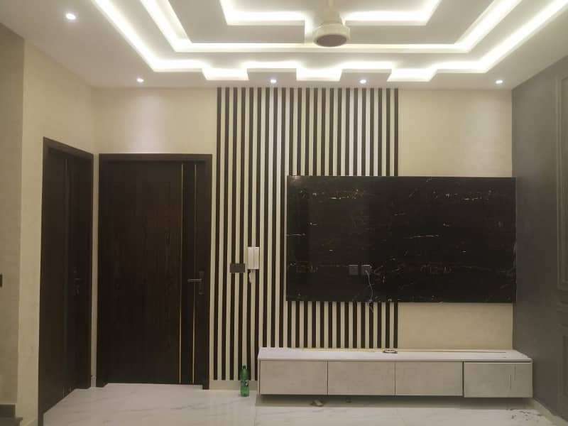 5 MARLA ELEGANT HOUSE FOR SALE IN DHA PHASE 6 7