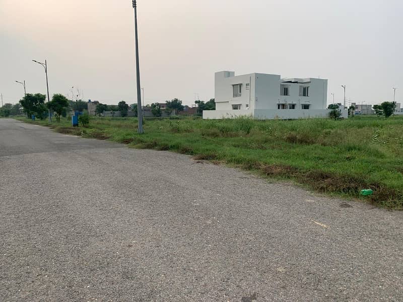 Residential 1 Kanal Plot For Sale In DHA Phase 8, Block Z6 0