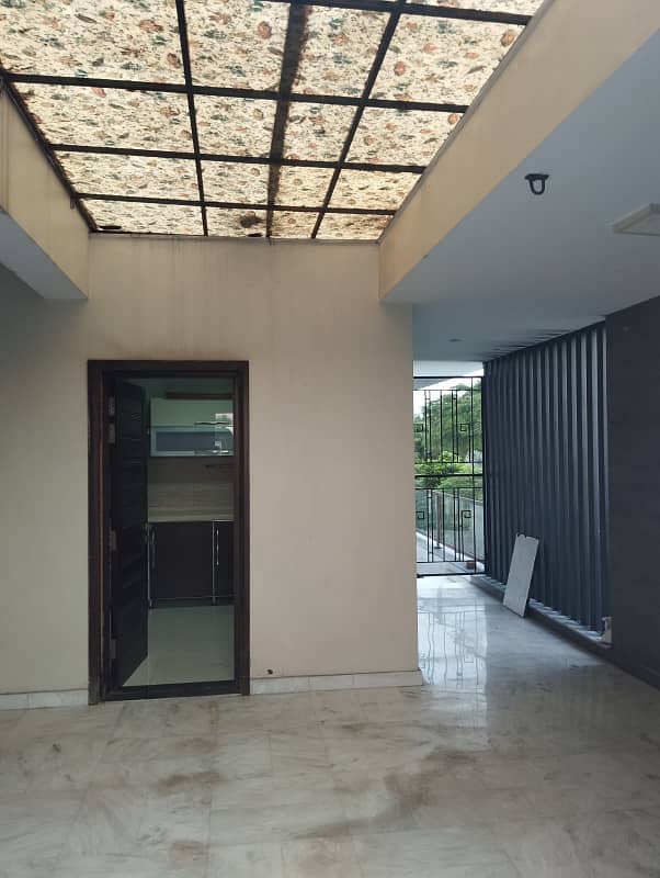 1 KANAL MODREN HOUSE WITH BASEMENT FOR SALE IN DHA PHASE 5 5