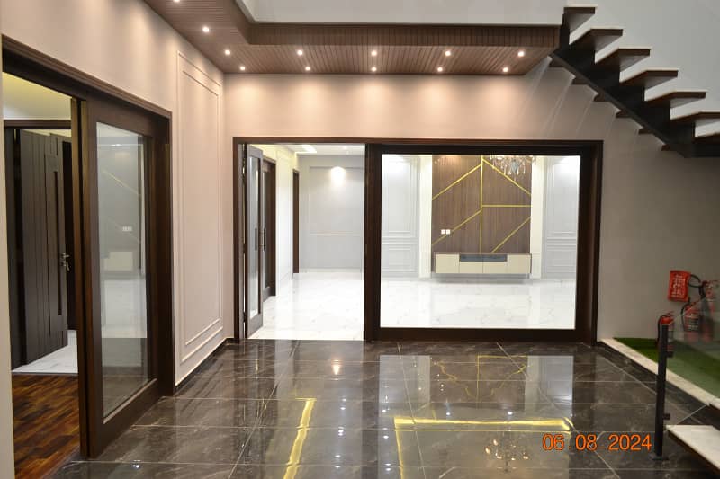 MODREN 1 KANAL HOUSE FOR SALE IN DHA PHASE 7, BLOCK X 10