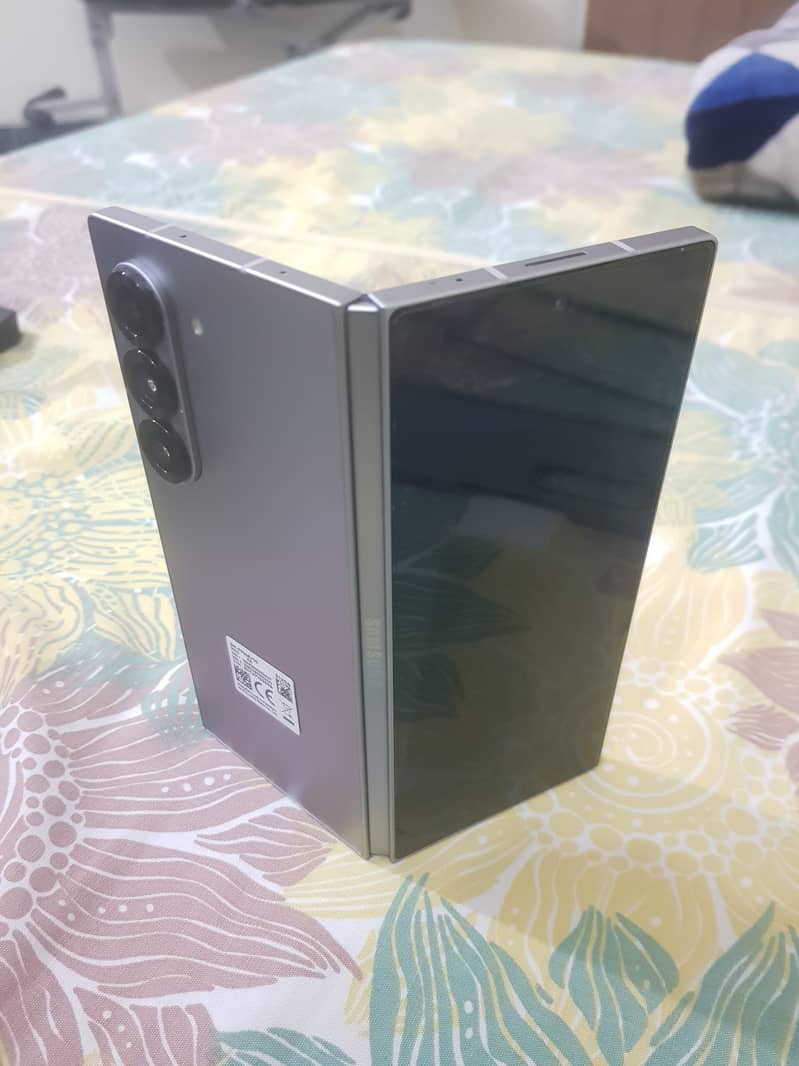 Samsung Galaxy Z Fold 6 3