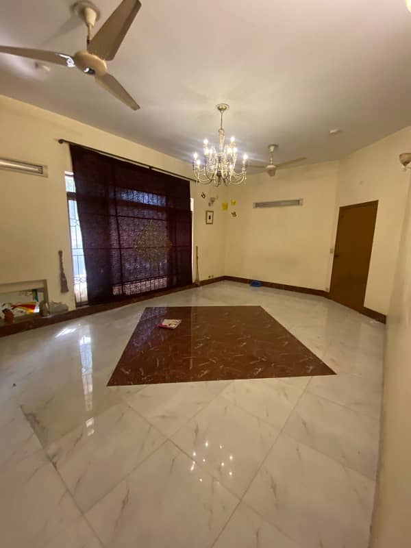 Kanal Double Unit Stylish Bungalow Available For Sale 15