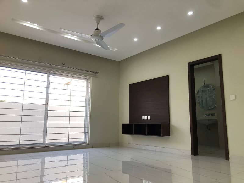 Defence Phase 6 Brand New Kanal 5 Bedrooms Modern Design Bungalow For Rent 3.50 Lakh 11