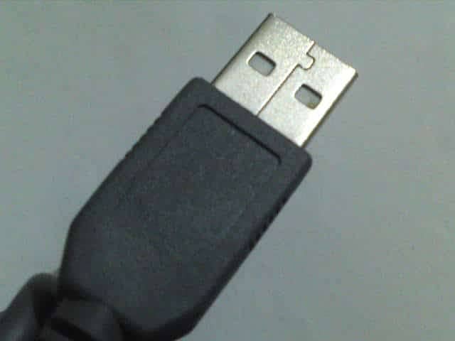 Sony Ericsson MMC-60 Data and Charging cable 1