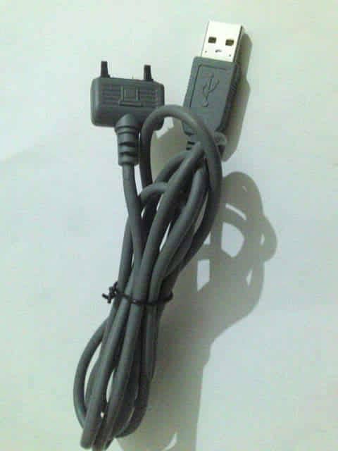 Sony Ericsson MMC-60 Data and Charging cable 3