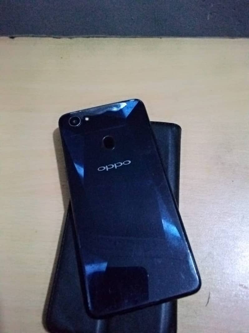 Oppo f7 6/128 with box 1