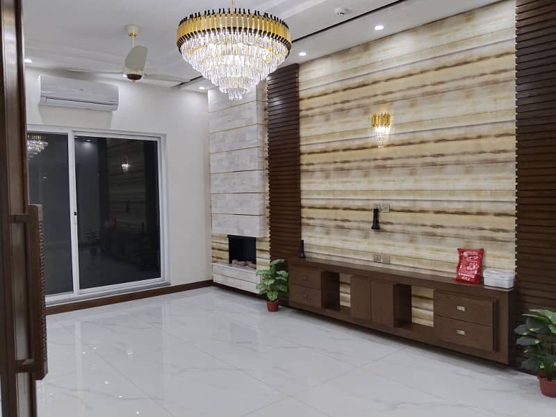 1 Kanal Brand New Luxurious House With Basement For Sale in DHA Phase 7 Lahore 11