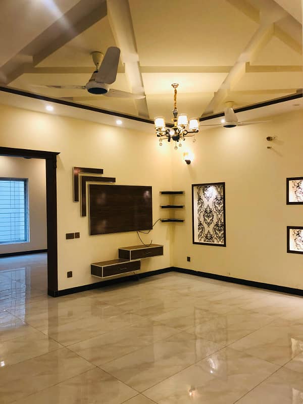 10 Marla Beautifully Designed Lavish House For Sale In Bahria Orchard Lahore 0