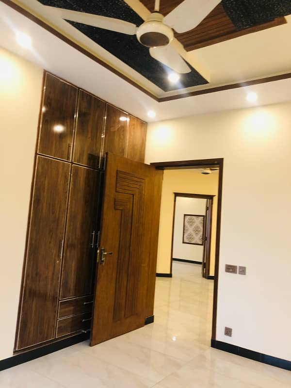 10 Marla Beautifully Designed Lavish House For Sale In Bahria Orchard Lahore 3