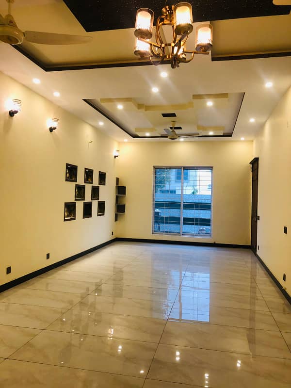 10 Marla Beautifully Designed Lavish House For Sale In Bahria Orchard Lahore 14