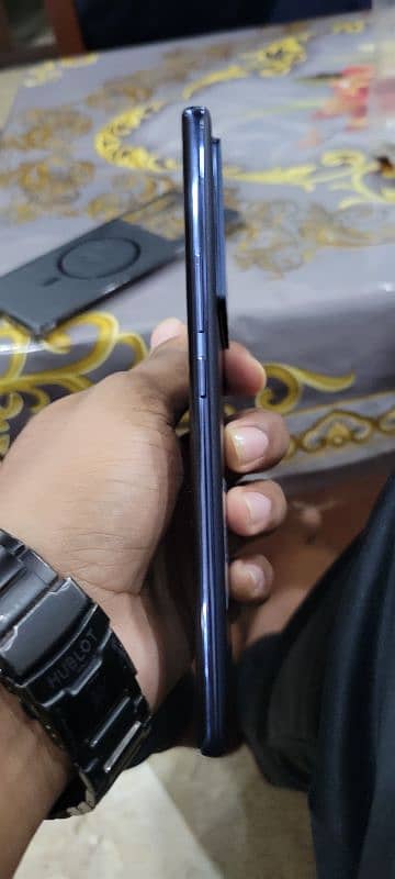 Infinix NOTE 40 Pro Just like a new with box 6