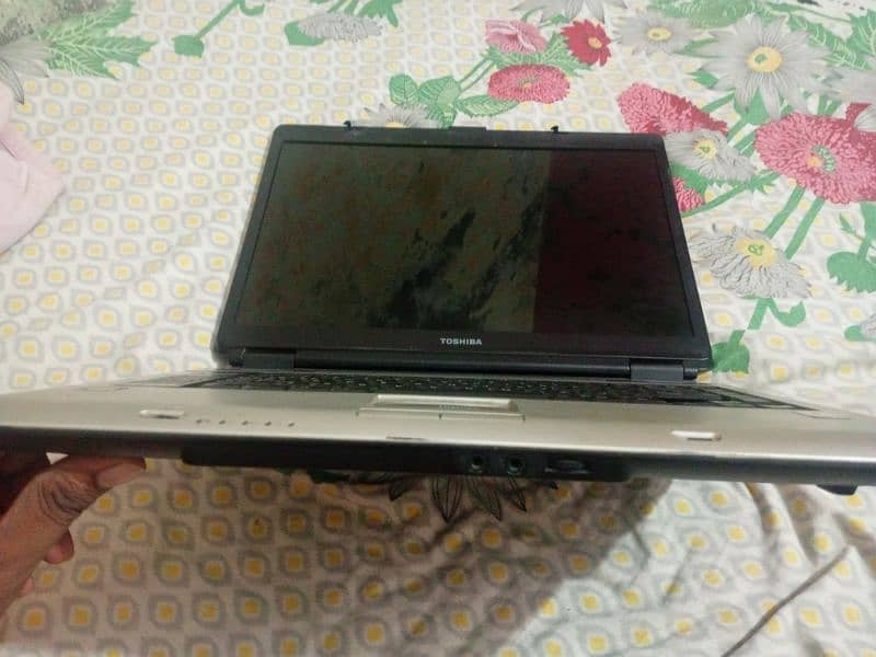 Toshiba laptop for urgent sale Windows 7 price kam ho jayegi 8