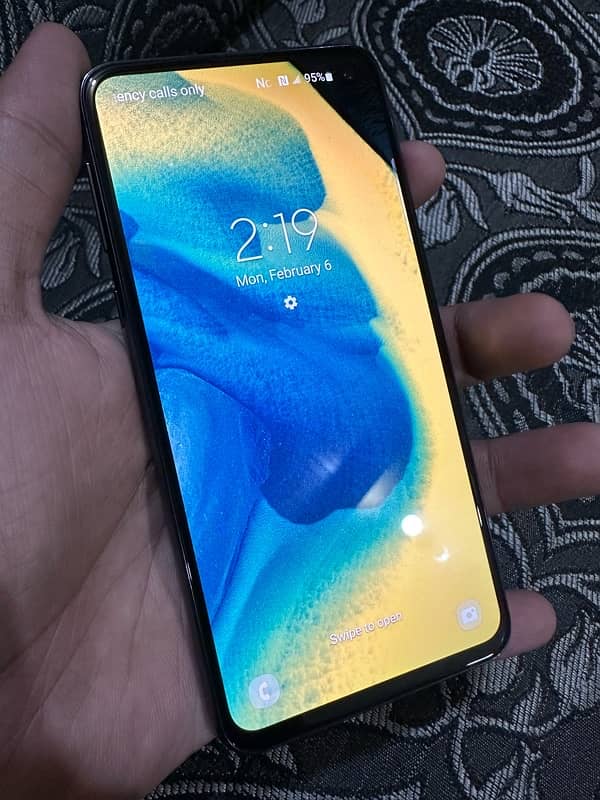 Samsung Galaxy S10E 6/128Gb Non-Pta 0