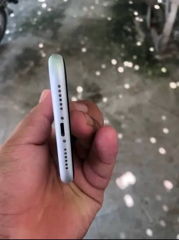 I phone xr waterproof 3